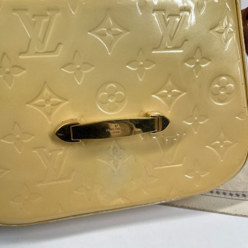 LV路易威登 漆皮奶黃老花小豬包斜挎單肩包 很溫柔的奶黃色 可放手機可斜挎 肩帶可調節-20