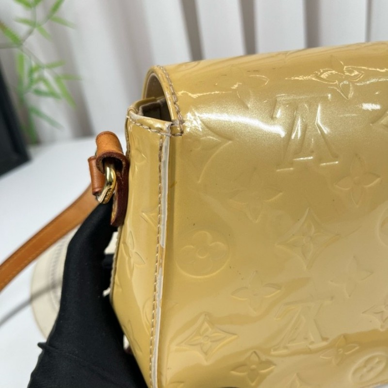 LV路易威登 漆皮奶黃老花小豬包斜挎單肩包 很溫柔的奶黃色 可放手機可斜挎 肩帶可調節-22
