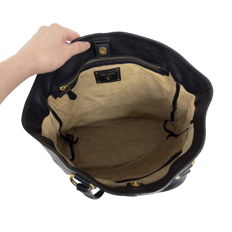 PRADA 肩背包-17