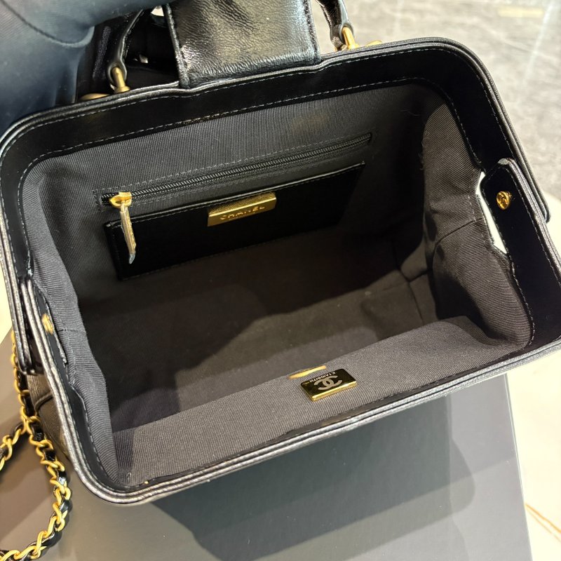 *SHIHNA名牌精品* CHANEL 24A Lambskin Doctos bag 醫生包中號-7