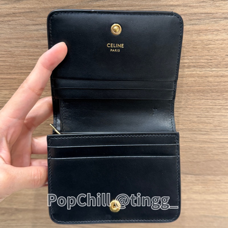 Celine 凱旋門黑牛皮Triomphe金釦下蓋5卡短夾零錢包10K623DPV.38NO-2