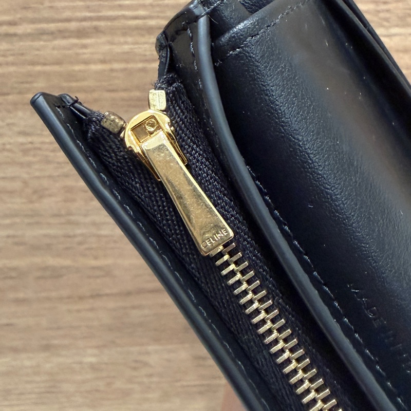 Celine 凱旋門黑牛皮Triomphe金釦下蓋5卡短夾零錢包10K623DPV.38NO-10