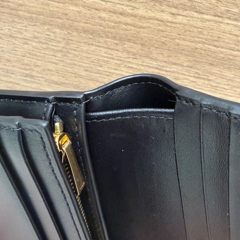 Celine 凱旋門黑牛皮Triomphe金釦下蓋5卡短夾零錢包10K623DPV.38NO-11