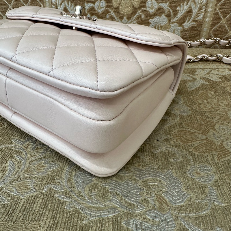 Chanel 粉羊皮菱格粉鑽淡金釦Mini Trendy CC手提斜背包 AS4654-6