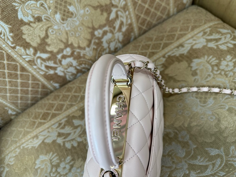 Chanel 粉羊皮菱格粉鑽淡金釦Mini Trendy CC手提斜背包 AS4654-7