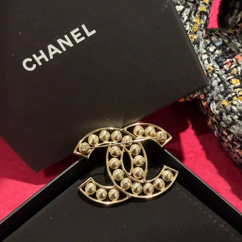 CHANEL 簍空雙C珍珠胸針-1