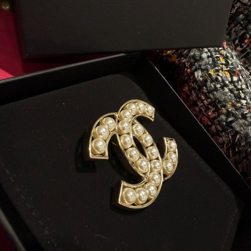 CHANEL 簍空雙C珍珠胸針-3