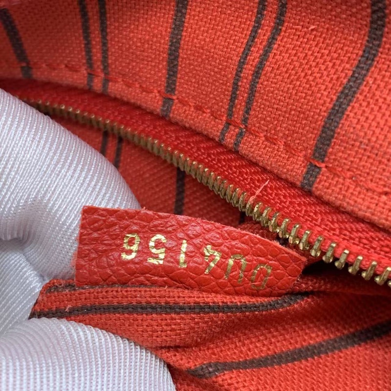 二手LV路易威登 Speedy25紅色壓紋斜挎包，2016購入，邊角有輕微磨損-4