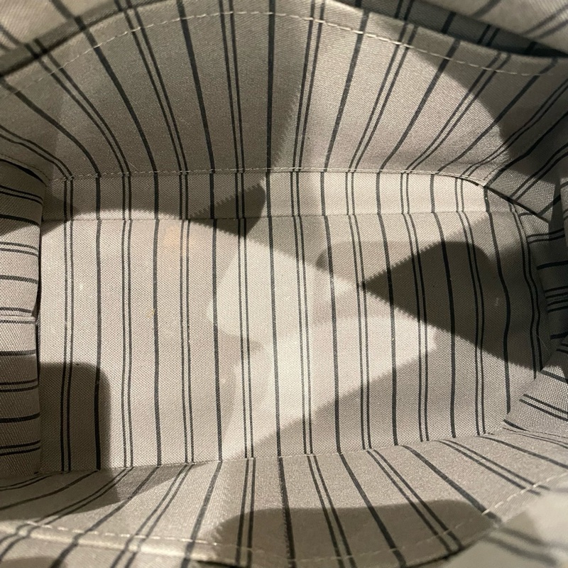 Louis Vuitton/路易威登 黑色全皮壓紋托特包 手提包 尺寸28*23*10cm 附件:肩帶-7