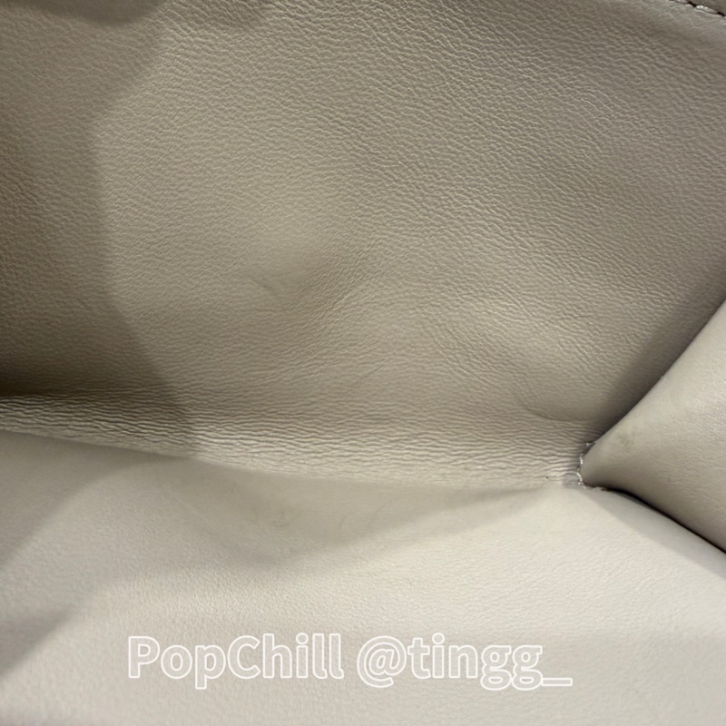 LV 石灰色打孔通花Iris銀釦下蓋短夾M62542-10