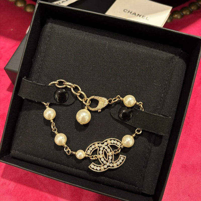 CHANEL水鑽珍珠簍空雙C手鍊-3