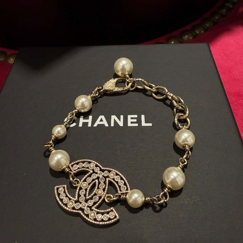 CHANEL水鑽珍珠簍空雙C手鍊-4