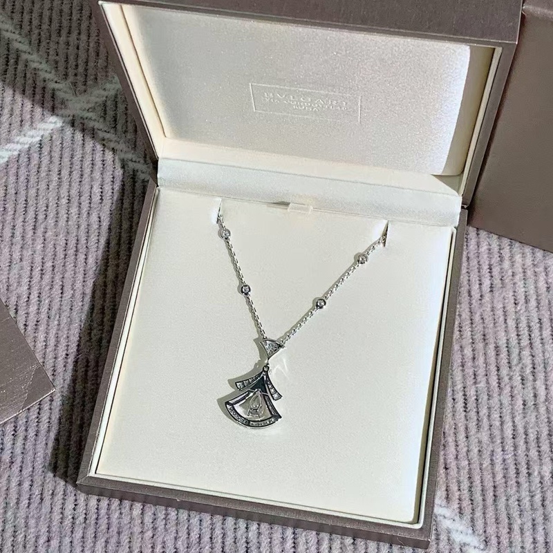 Bvlgari寶格麗 DIVAS DREAM扇子白金滿鑽大號高級珠寶項鍊!主鑽0.8克拉,2021年購入-3