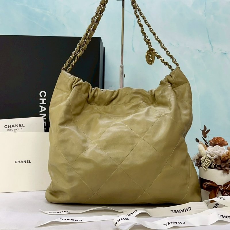 CHANEL 牛油果色中款22包-1