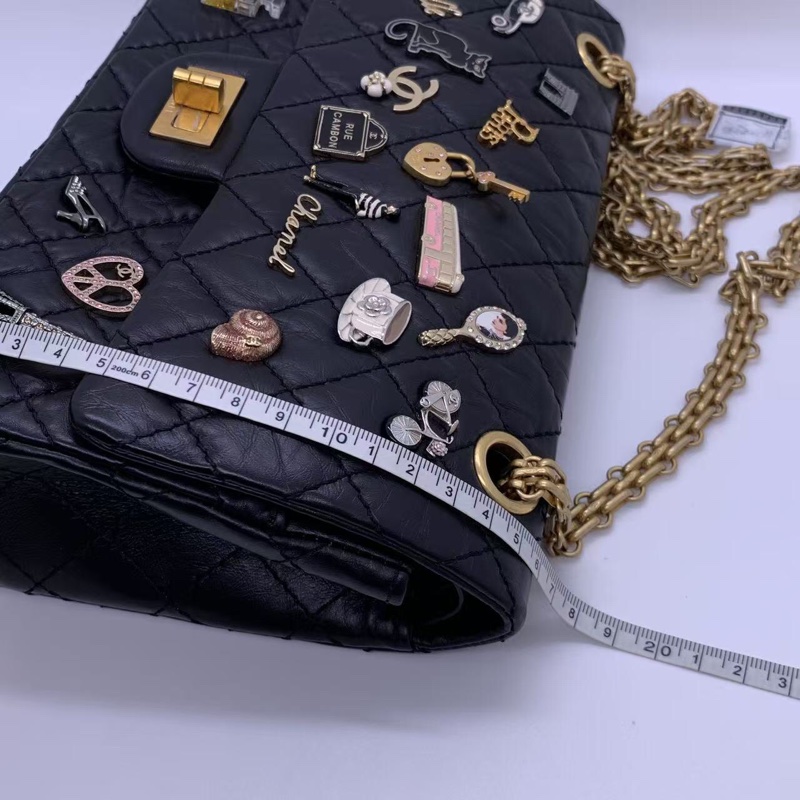 二手Chanel香奈兒2.55小號黑色徽章包復古金扣鏈條包，鐳射25開-16