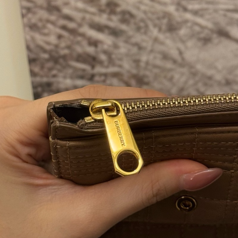 Burberry泰奶色羊皮短夾錢包-3