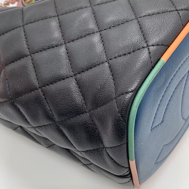 Chanel香奈兒Cuba Color彩條雙C黑色mini單肩包水桶包-10