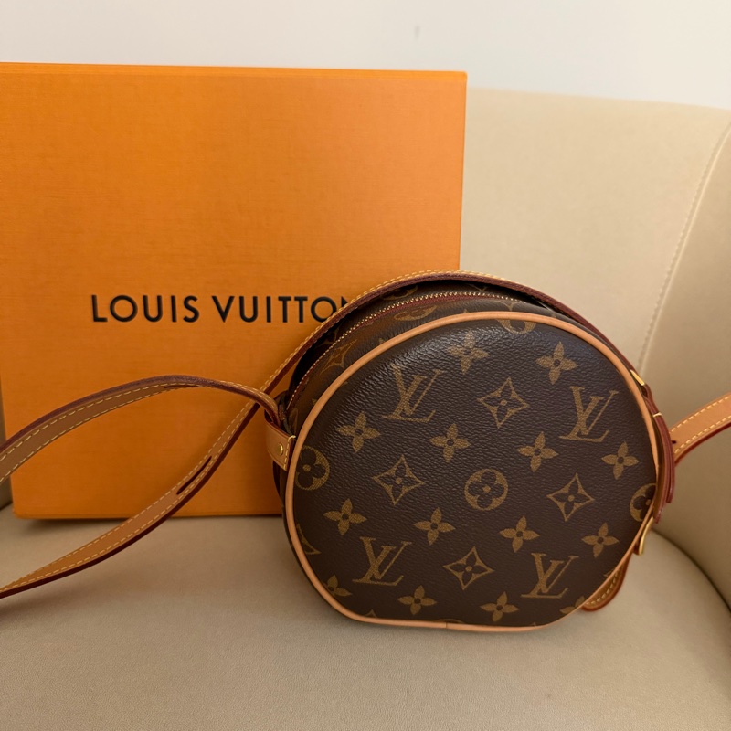 LV M45149 圓餅包-0