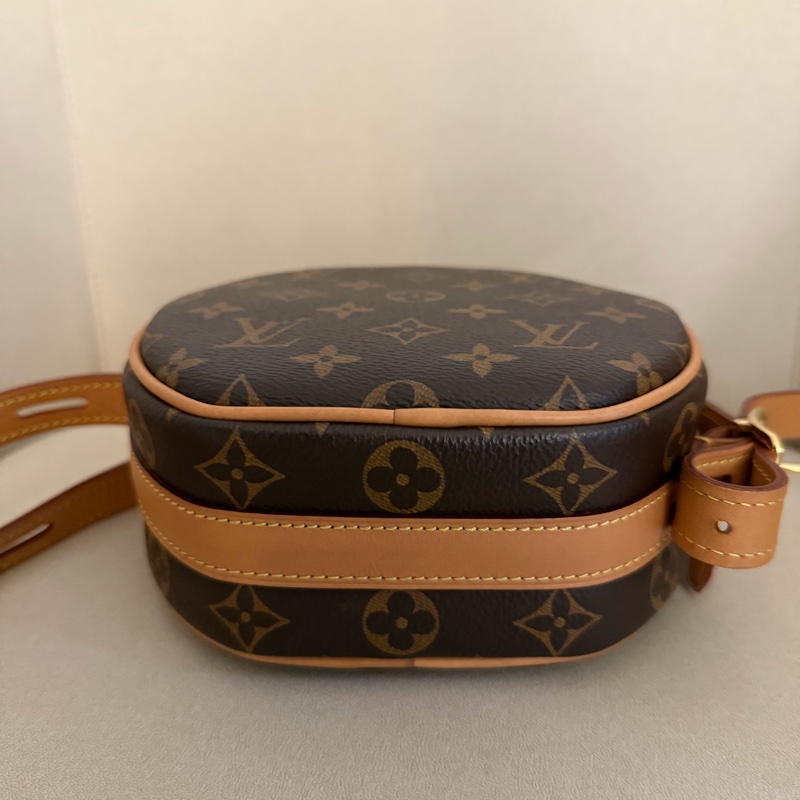 LV M45149 圓餅包-2