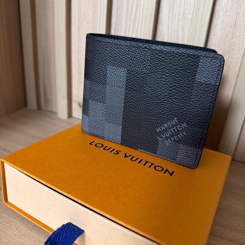 LOUIS VUITTON 男士銀包-0