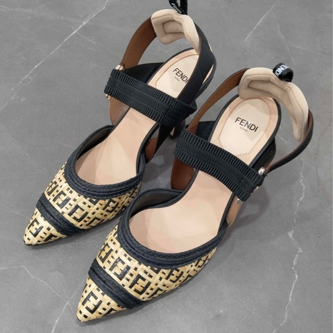 閒置新 未使用 FENDI芬迪  高跟鞋   37碼附件：盒