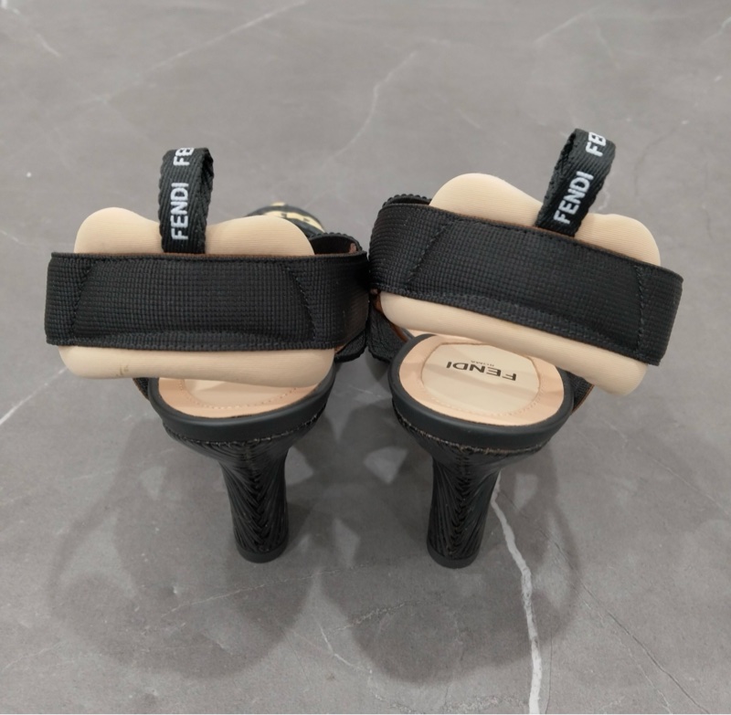 閒置新 未使用 FENDI芬迪  高跟鞋   37碼附件：盒-2