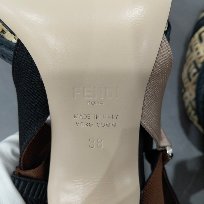 閒置新 未使用 FENDI芬迪  高跟鞋   37碼附件：盒-5
