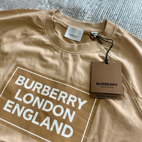 全新商品 Burberry 經典字母Logo 棉質短袖米色T恤(尺寸在內文）