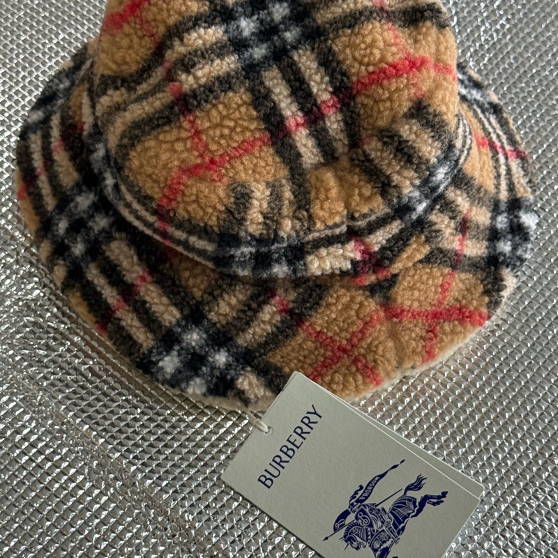 「員購特價」（童）全新BURBERRY  雙面格紋絨毛漁夫帽 博柏利可愛童帽 雙面可用-8