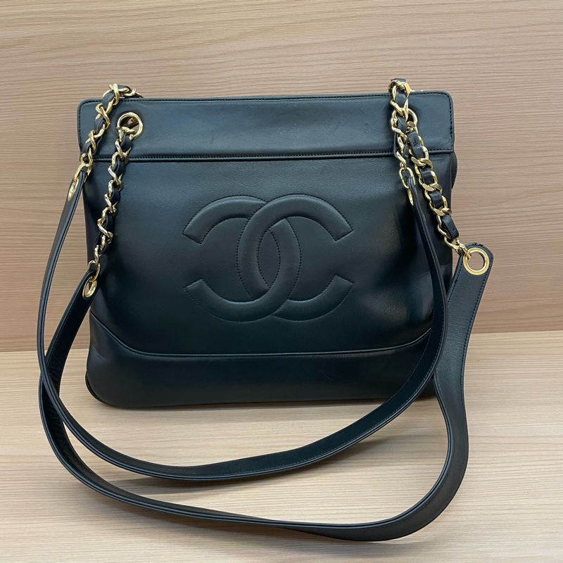 NO:C67 chanel 黑金中古牛皮圆弧金扣浮雕TOTE包 中號 19開  2014年 有塵袋 無卡 無盒子-10
