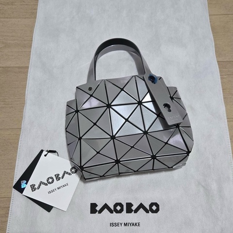 Issey Miyake 三宅一生 Bao Bao小號結晶鑽石包 銀灰色