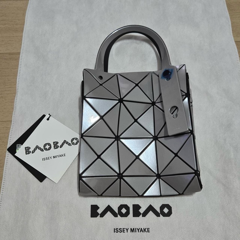Issey Miyake 三宅一生 Bao Bao小號結晶鑽石包 銀灰色-2