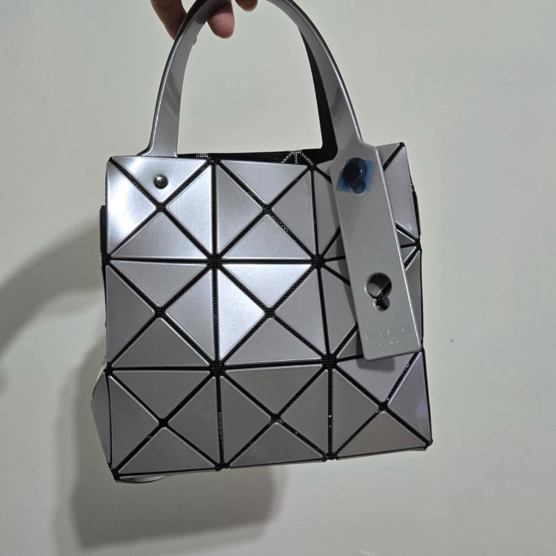 Issey Miyake 三宅一生 Bao Bao小號結晶鑽石包 銀灰色-4