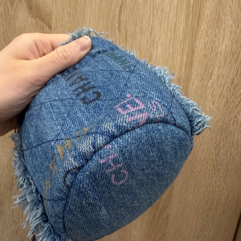 Chanel 牛仔藍菱格紋迷你斜背水桶包-6