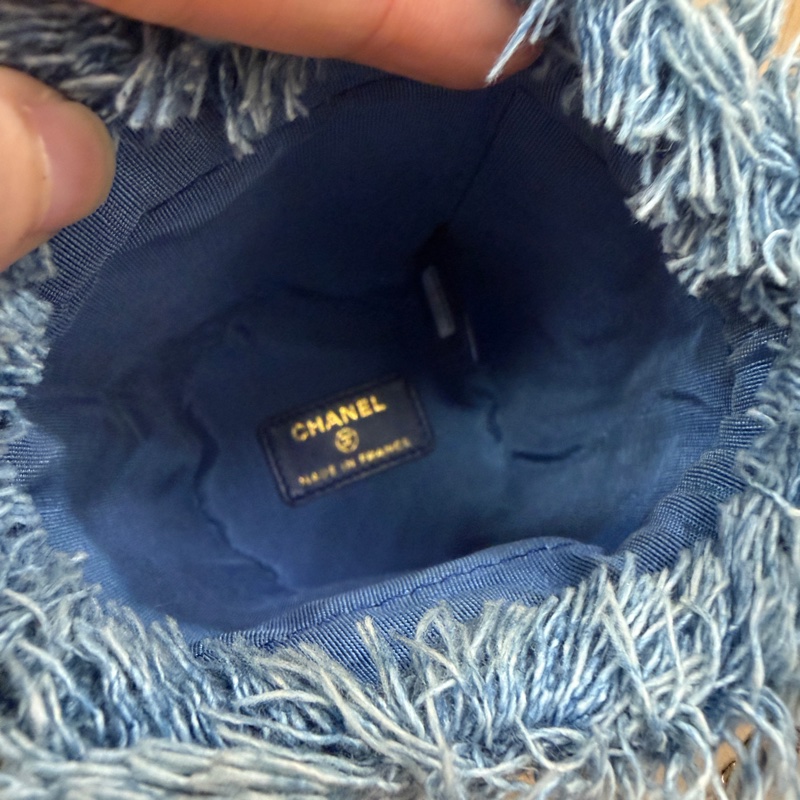 Chanel 牛仔藍菱格紋迷你斜背水桶包-10