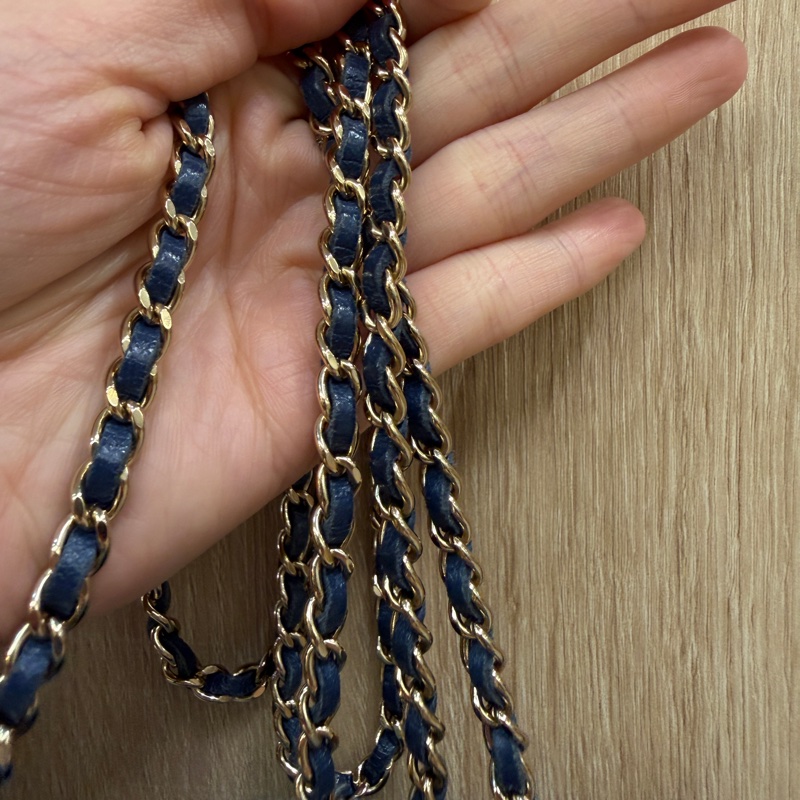 Chanel 牛仔藍菱格紋迷你斜背水桶包-11