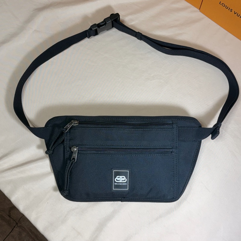 ✨近新閒置 Balenciaga 巴黎世家 雙層拉鏈腰包 胸包-1