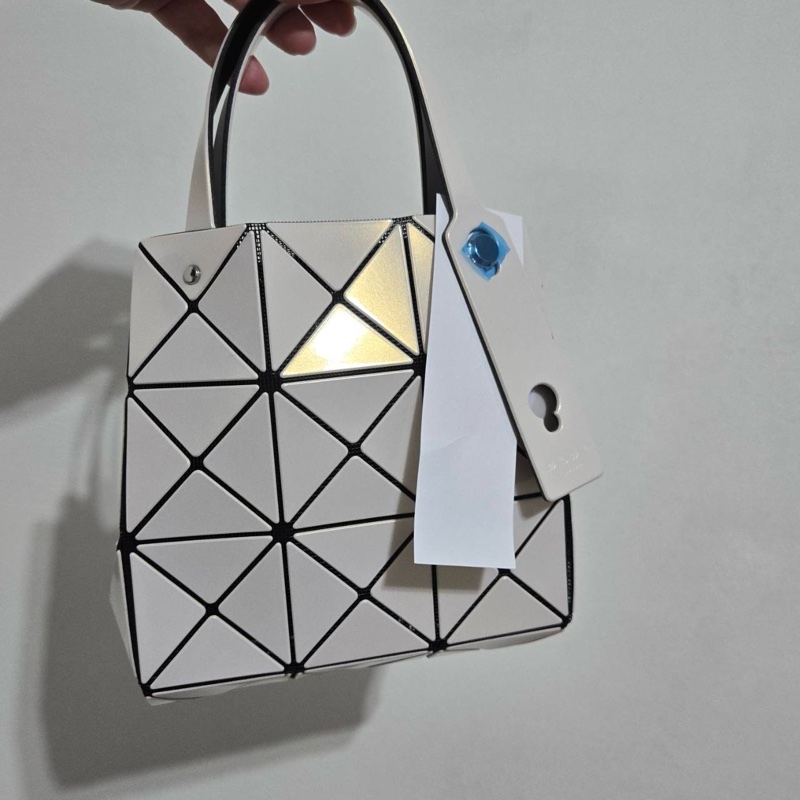 Issey Miyake 三宅一生 Bao Bao小鑽石結晶包 珍珠白色-4