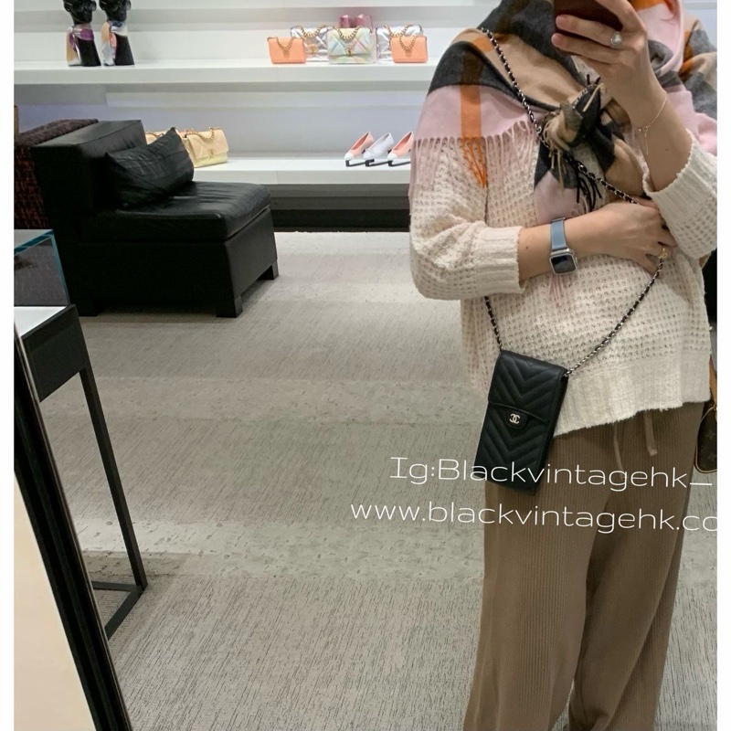 香奈兒手機包 黑色皮革 鍊條包 斜背包  手提包 鏈條包 肩背包 腋下包 香奈兒  閒置 未使用 有專櫃單 Chanel Chevron Black Phone Holder with chain-7