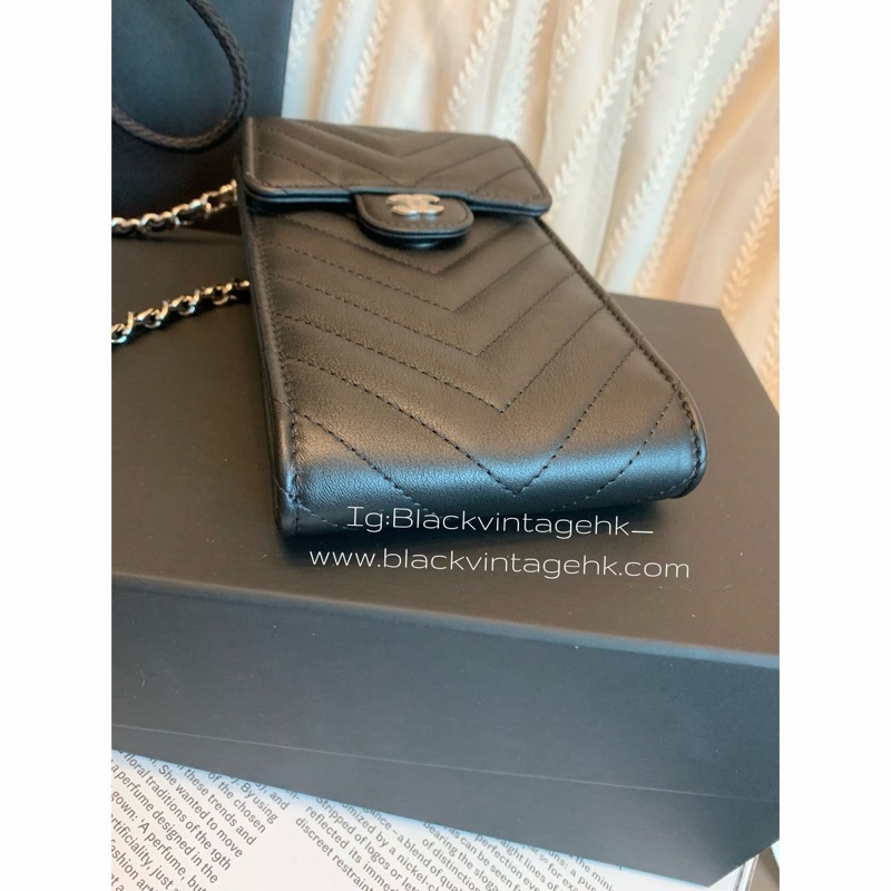 香奈兒手機包 黑色皮革 鍊條包 斜背包  手提包 鏈條包 肩背包 腋下包 香奈兒  閒置 未使用 有專櫃單 Chanel Chevron Black Phone Holder with chain-11