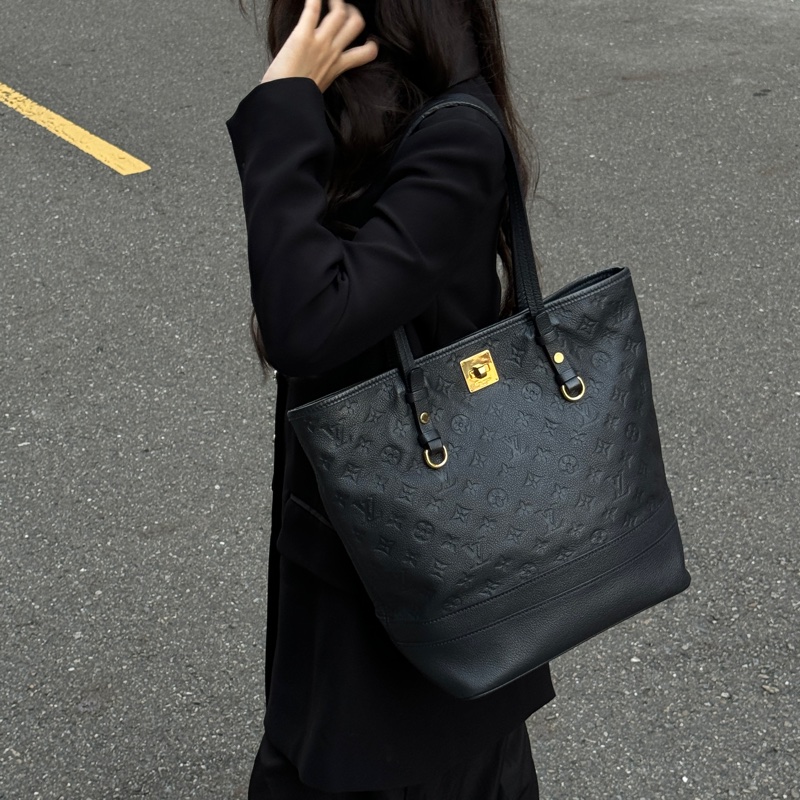 【牛皮壓紋超高級🐮】 LV 高級牛皮款 托特包 （專櫃132,000）-4