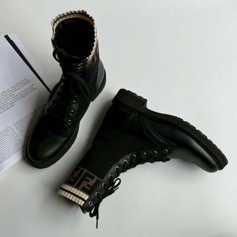 💥超顯腿細 Fendi 黑色個性短靴