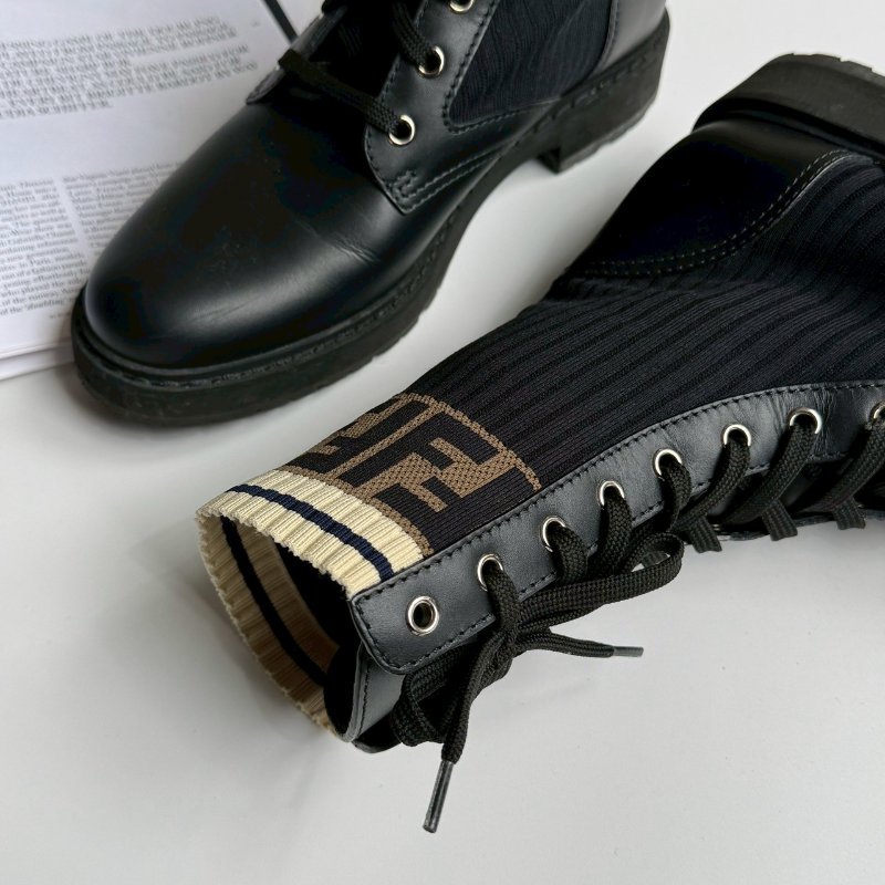 💥超顯腿細 Fendi 黑色個性短靴-1