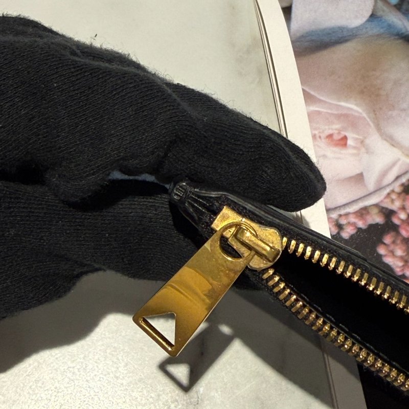 BV編織一字拉鍊卡包 Cassette 卡夾-9