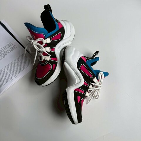 🎊專櫃1萬5 LV超顯瘦粉拚藍色運動鞋 37.5