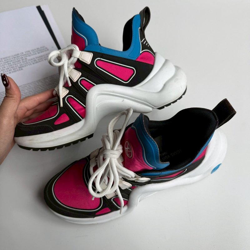 🎊專櫃1萬5 LV超顯瘦粉拚藍色運動鞋 37.5-2