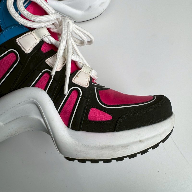 🎊專櫃1萬5 LV超顯瘦粉拚藍色運動鞋 37.5-5