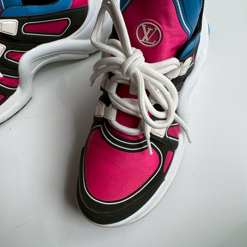 🎊專櫃1萬5 LV超顯瘦粉拚藍色運動鞋 37.5-6