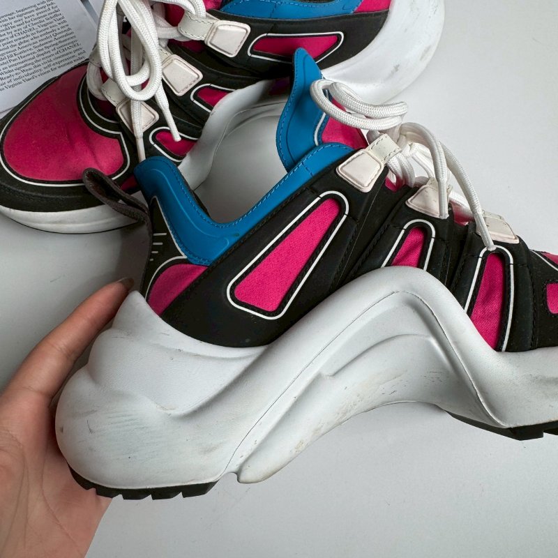 🎊專櫃1萬5 LV超顯瘦粉拚藍色運動鞋 37.5-7