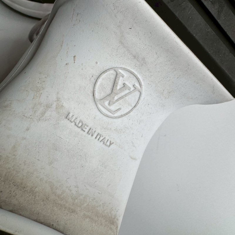 🎊專櫃1萬5 LV超顯瘦粉拚藍色運動鞋 37.5-11